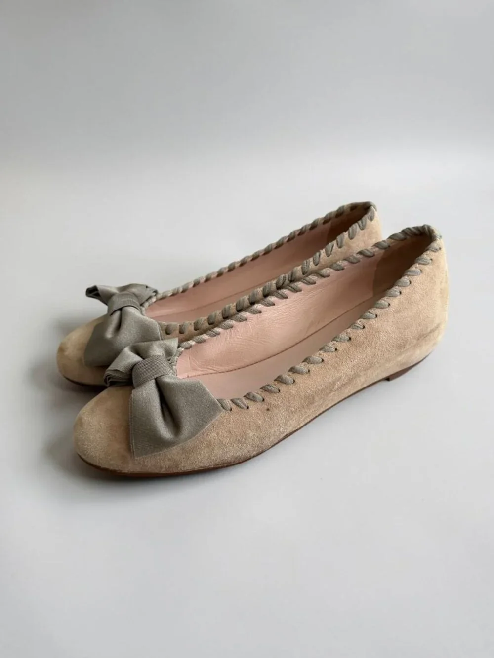 AMALFI Beige Bow Suede Wedges Size 6.5 Womens